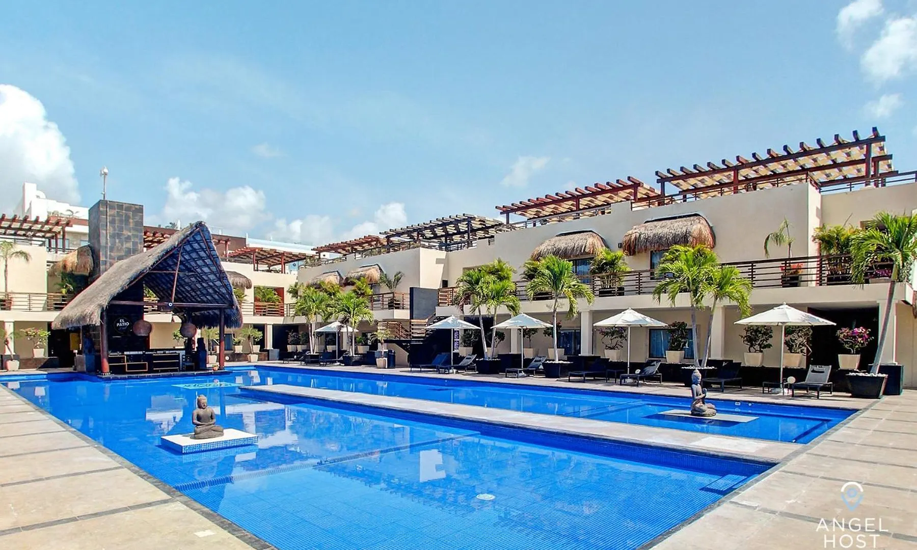 Beachfront Penthouse Oceanview Rooftop And Pool Playa del Carmen