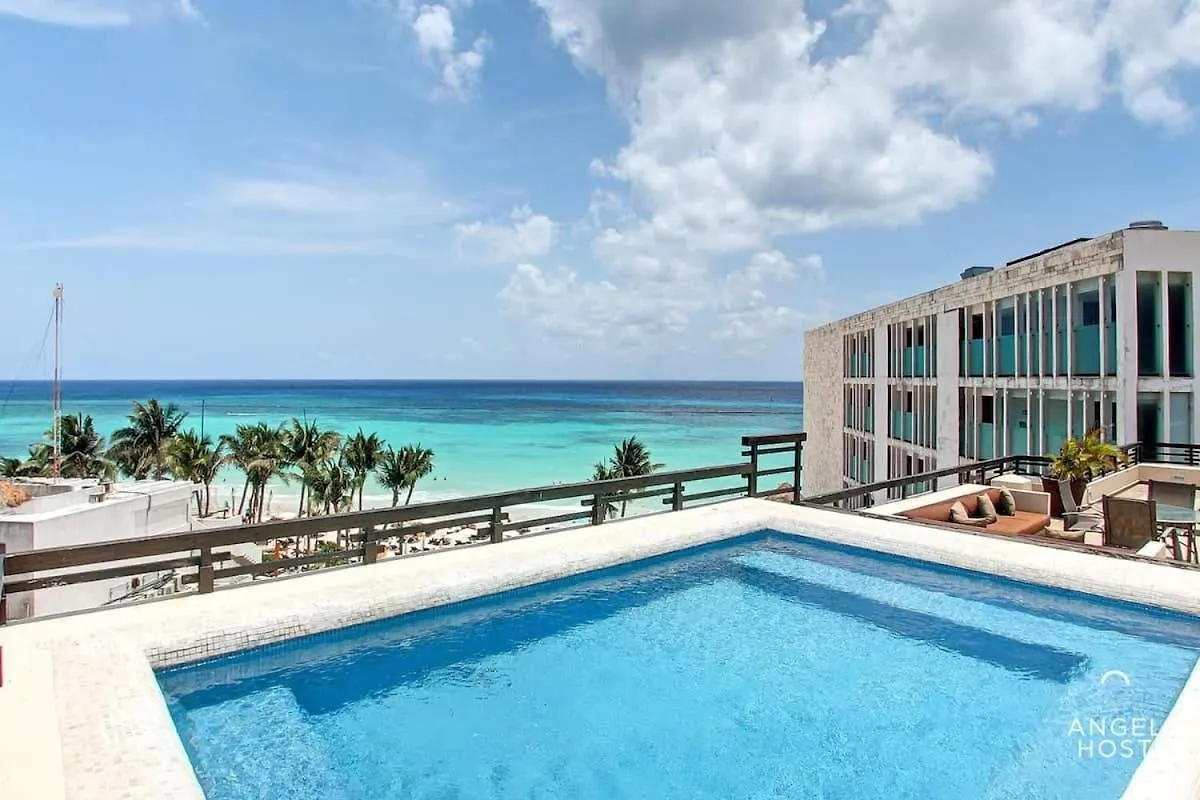 Επικοινωνία με το Beachfront Penthouse Oceanview Rooftop And Pool